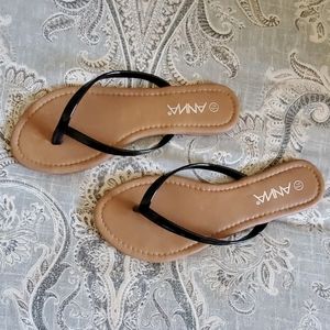 7.5 BLACK PATENT LEATHER FLIP FLOPS